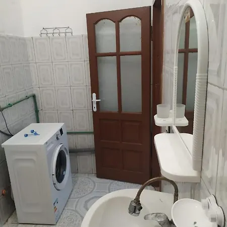 Dili Guest Pensión Tirana